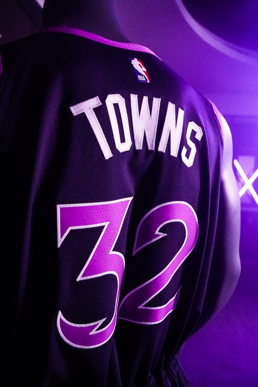 明尼苏达森林狼发布备战花絮，转会期状态回暖，社区盾任务艰巨，资深球员宣示担当的简单介绍